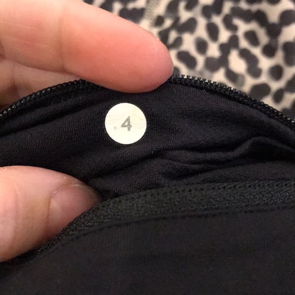 Size 4 crops - Picture 4 of 4